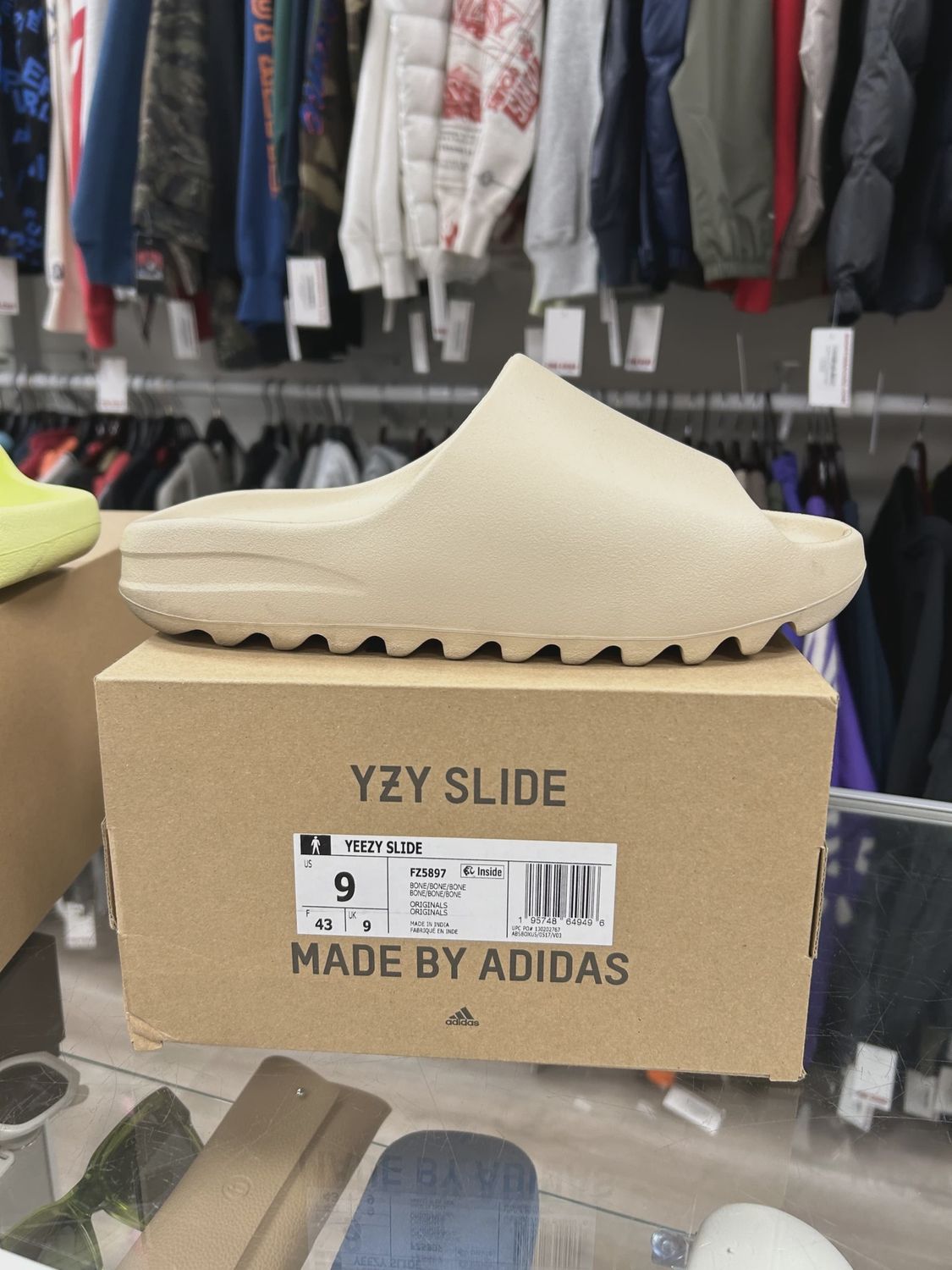 adidas Yeezy Slide Bone (2022/2023 Restock) • Pre-Owned [2586]