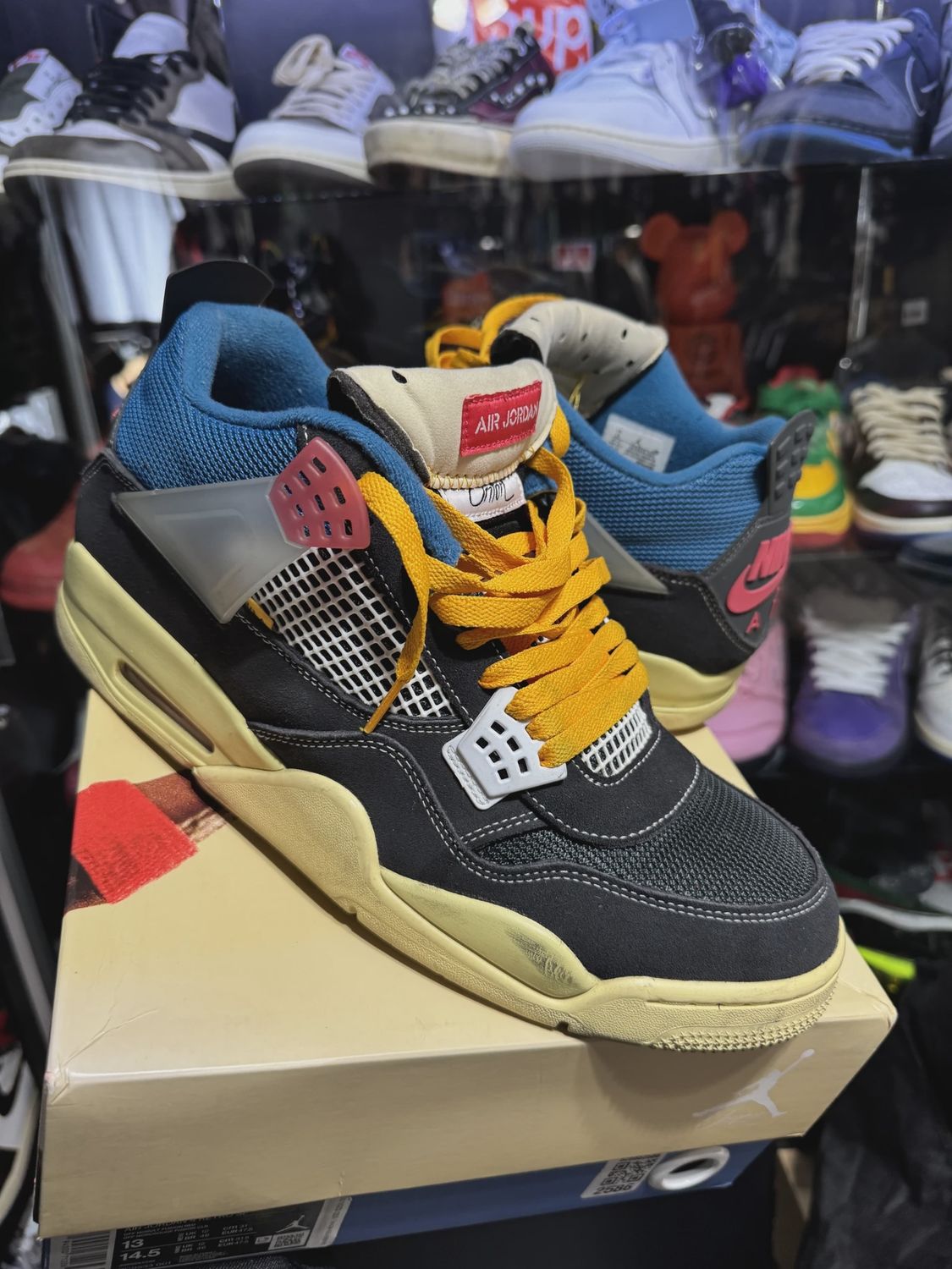 Air Jordan 4 Retro Union Off Noir • Pre-Owned [7945]