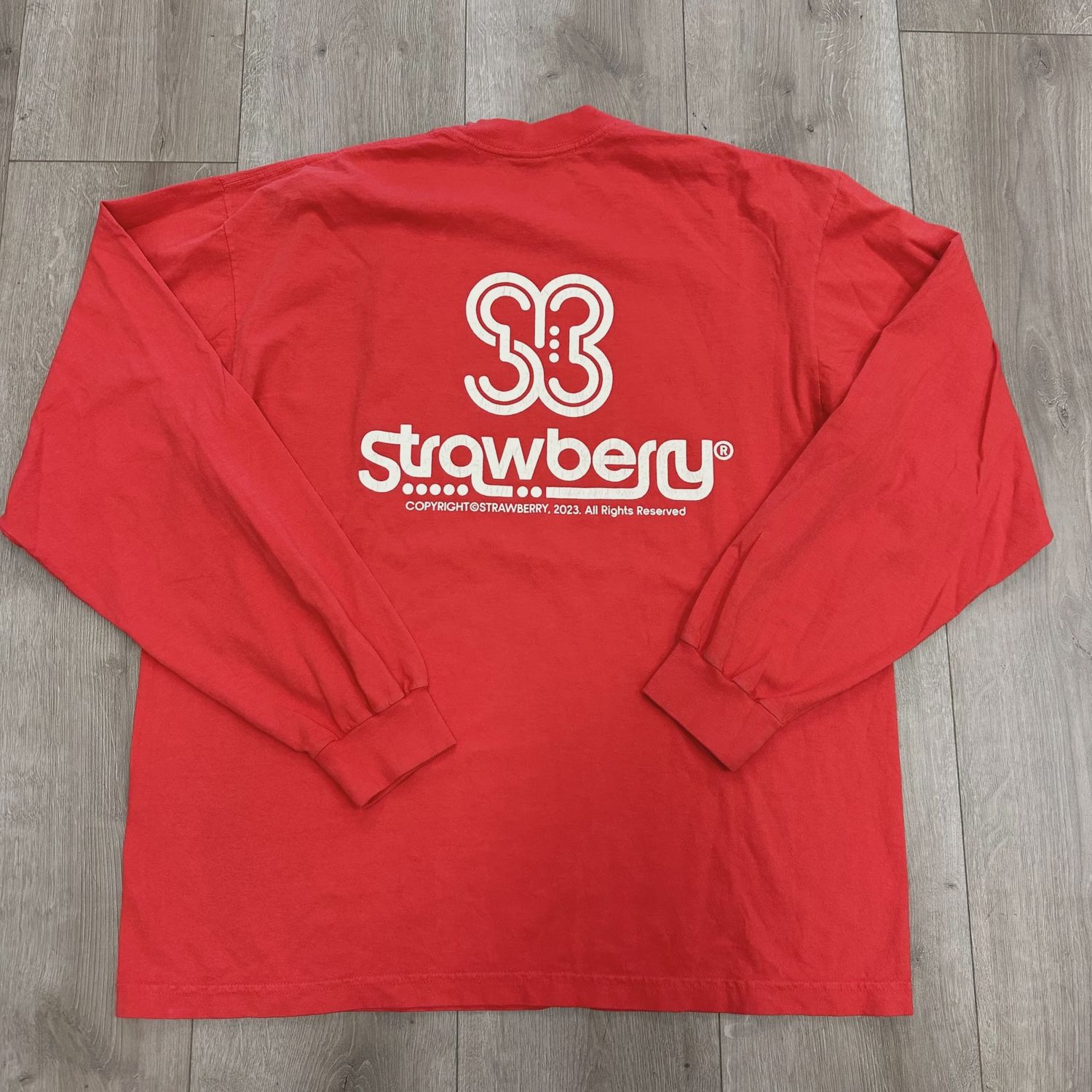 Strawberry Long Sleeve T-Shirt Red • Pre-Owned [5795]