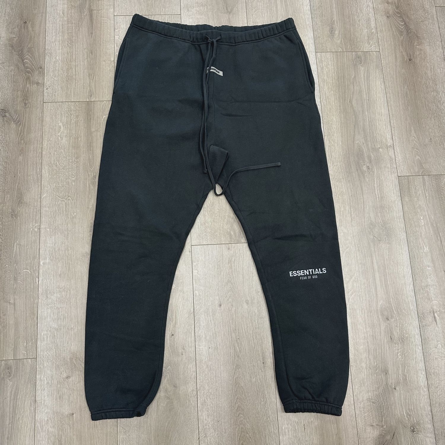 Fear of God Essentials Classic Fit Fleece Sweatpants • Pre-Owned [3054]