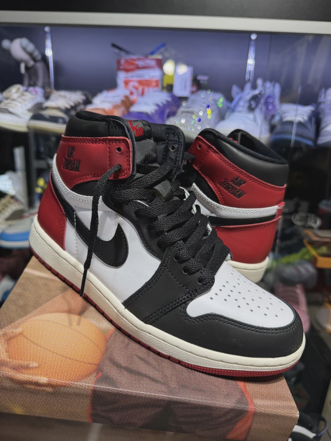 Air Jordan 1 Retro High Original Black Toe Reimagined • Pre-Owned [4951]