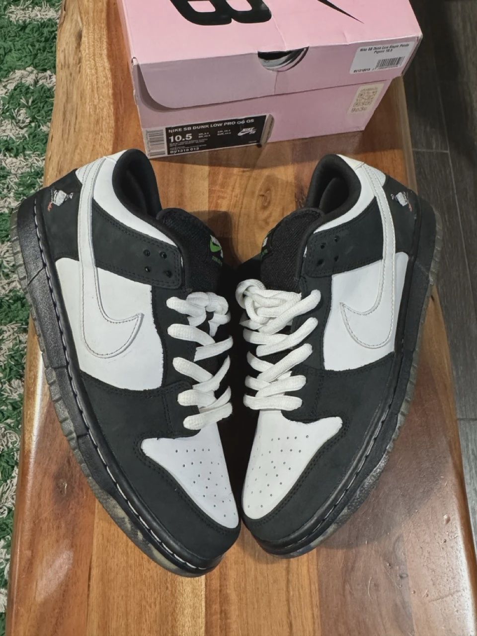 Nike SB Dunk Low Staple Panda Pigeon • Pre-Owned [0240]