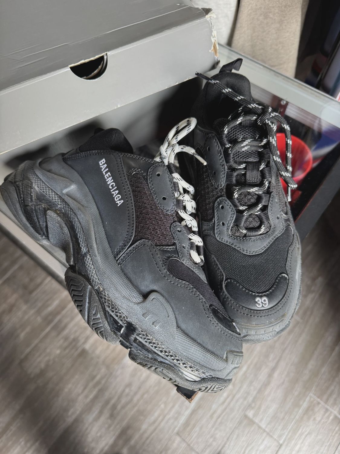 Balenciaga Triple S Black (size 39) • Pre-Owned [2889]