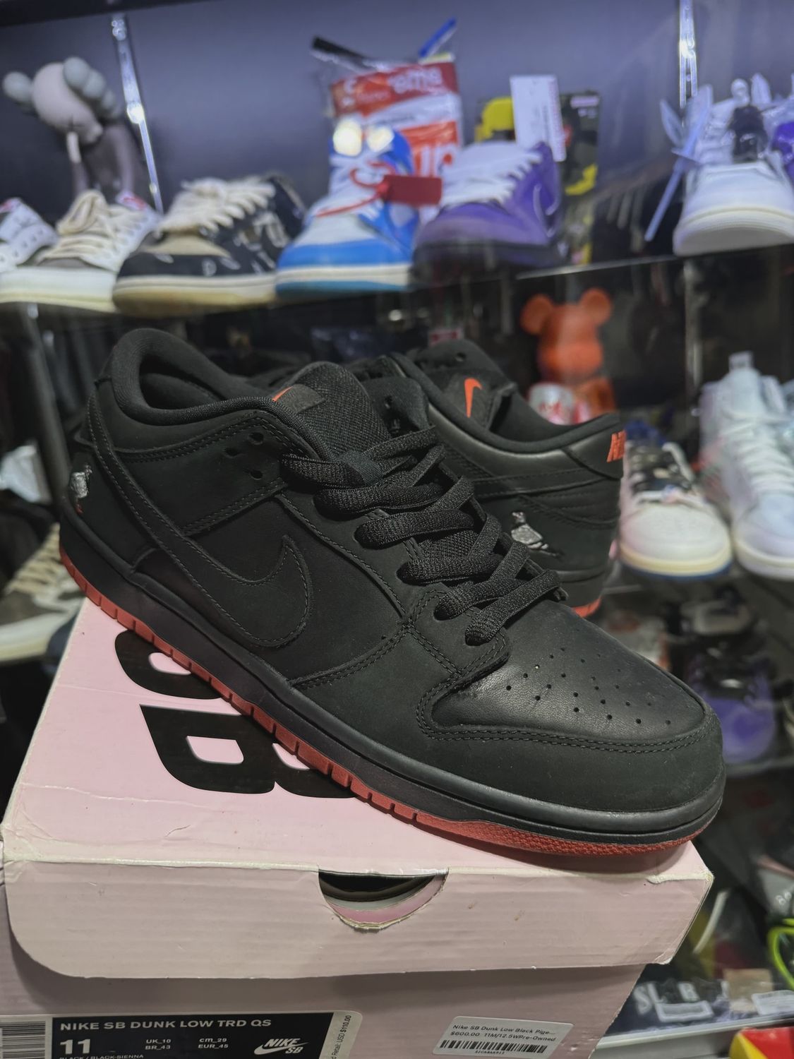 Nike SB Dunk Low Black Pigeon • Pre-Owned [8630]