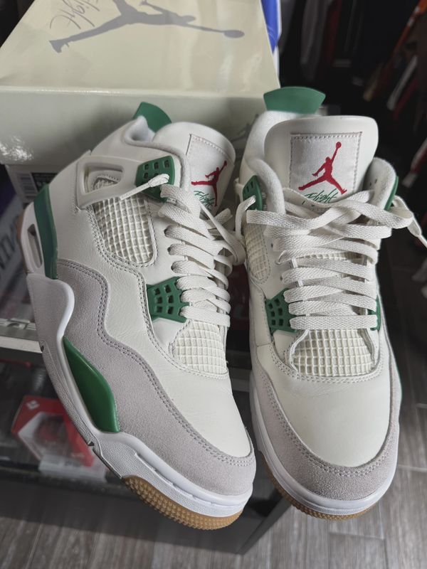 Air Jordan 4 Retro SB Pine Green • Pre-Owned [8437]