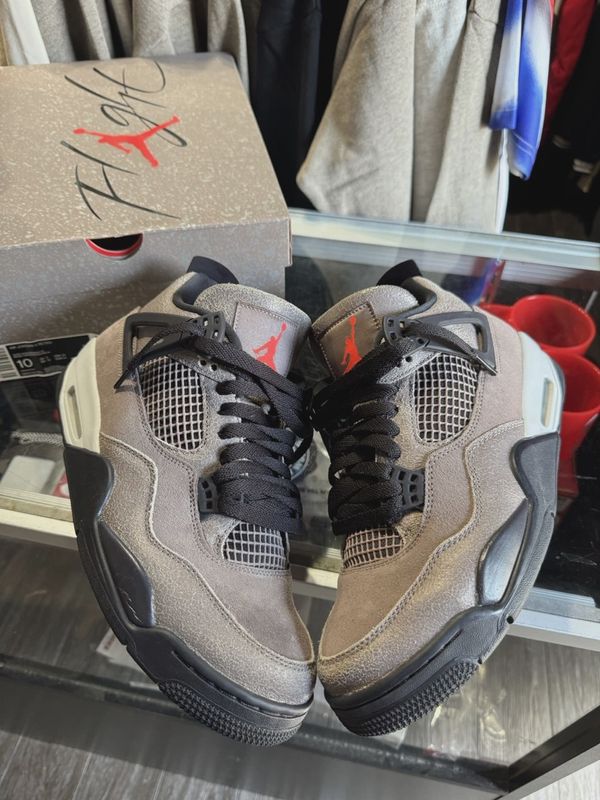 Air Jordan 4 Retro Taupe Haze • Pre-Owned [2691]