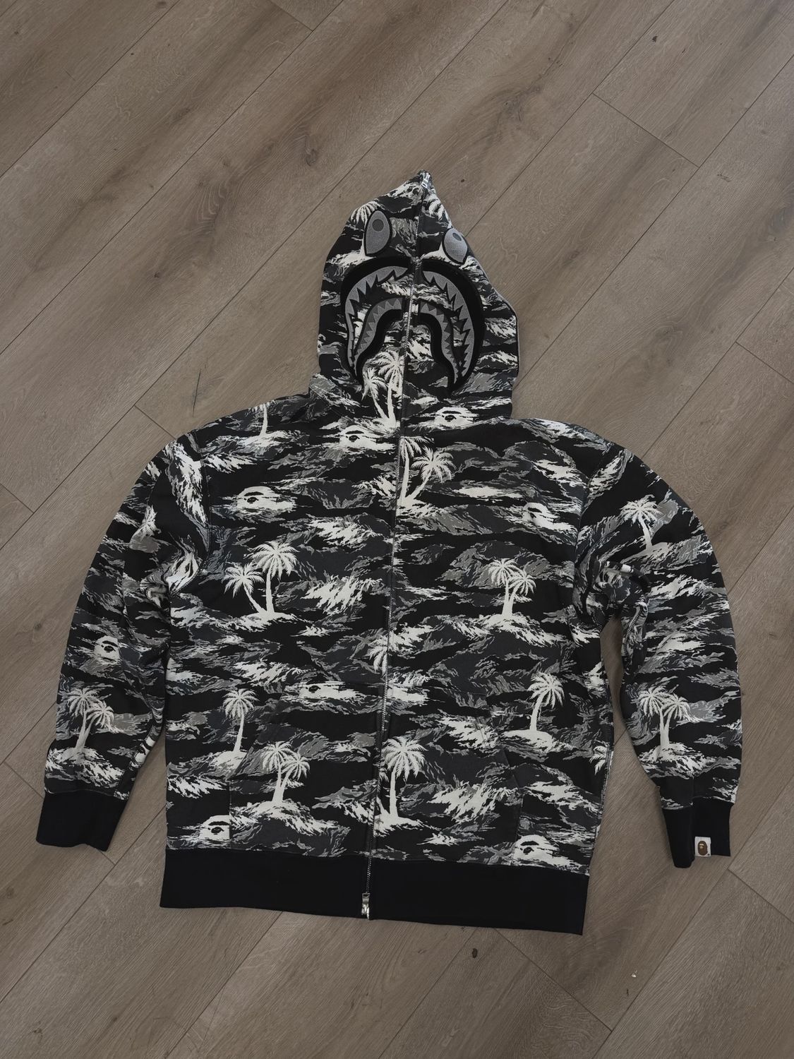 A Bathing Ape  Palm Tree Camo Relaxed Fit Shark Full Zip Hoodie • Pre-Owned [9335]