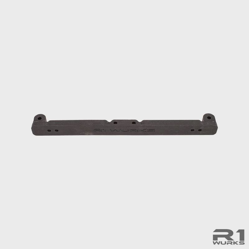 R1WURKS DC1 Rear Body Mount Crossbar (Injection Molded)