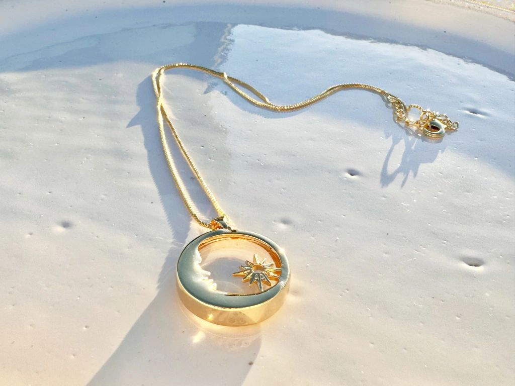 Yin Crystal Gold Nekclace