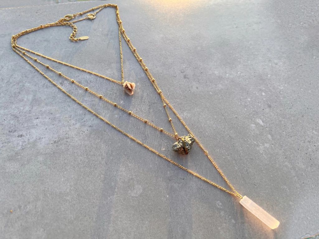 Dharma Healing Necklace Gold