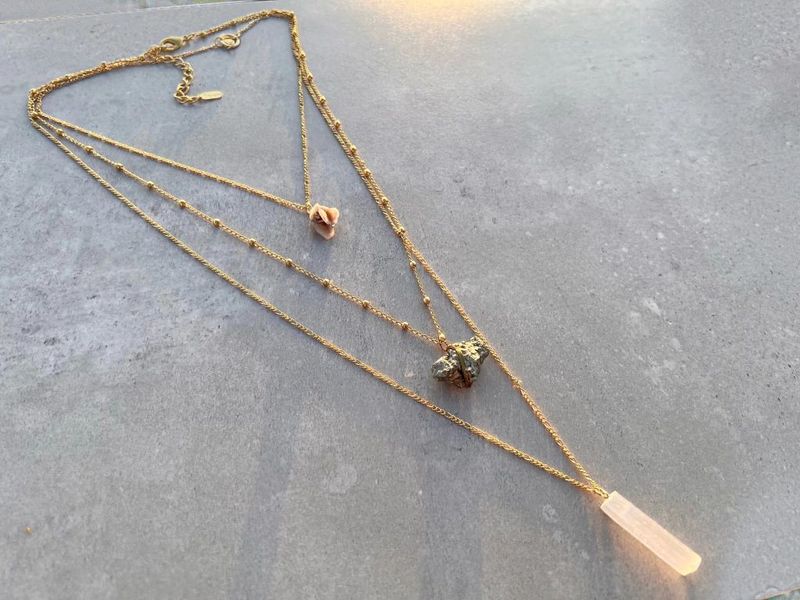 Dharma Healing Necklace Gold