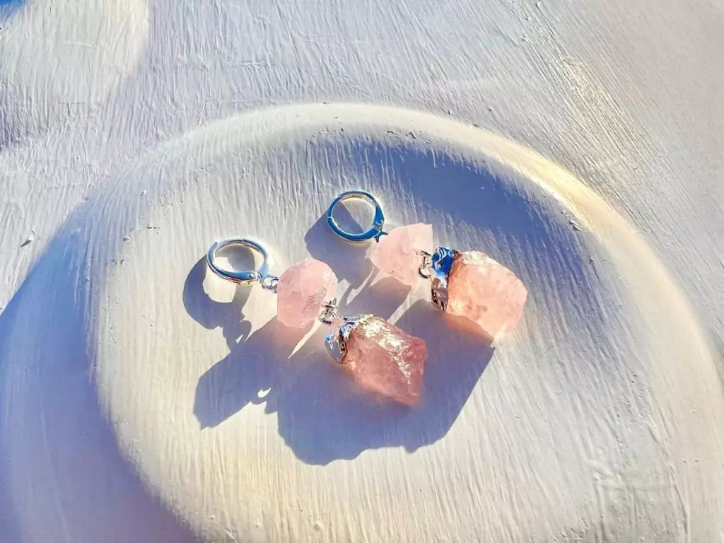 Argola Trinity Quartzo Rosa prateado