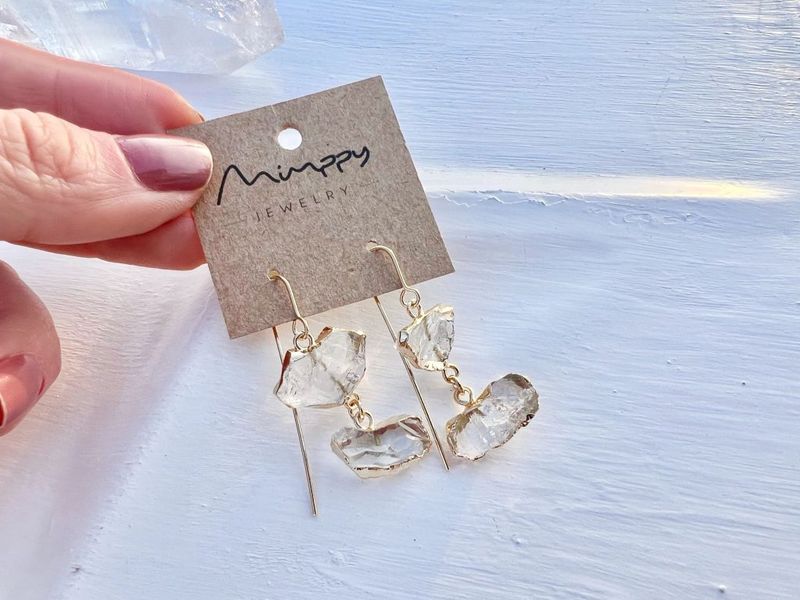Eleva Crystal Gold Earring