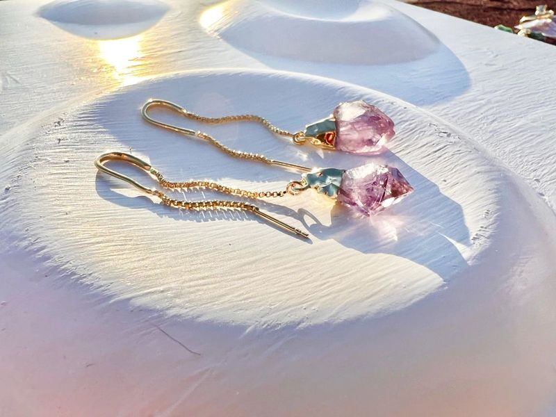 Dilly Amethyst Gold Earring