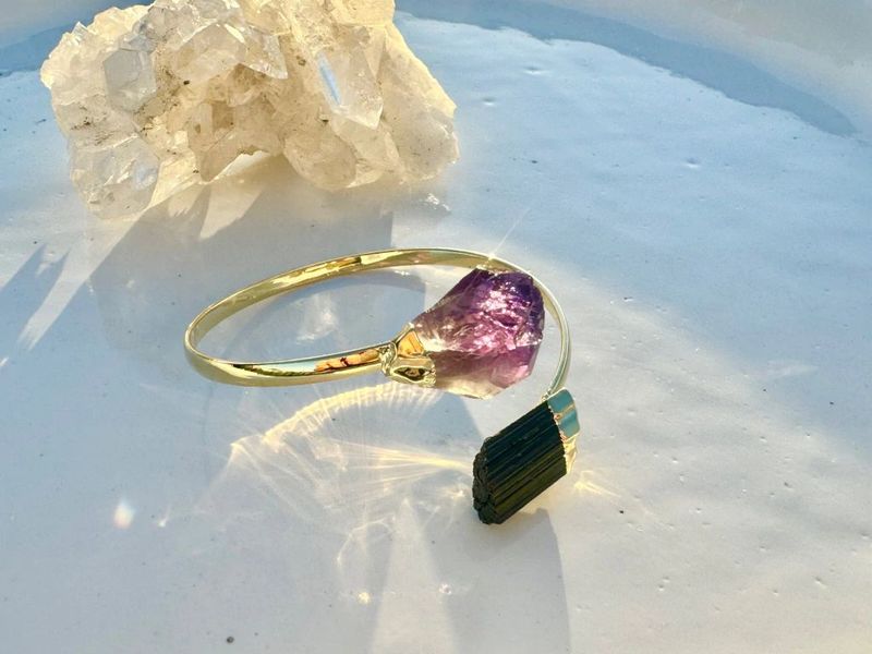 Bracelete Zee Ametista e Turmalina dourado