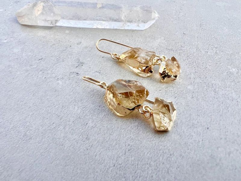 Eleva Citrine Gold Earring