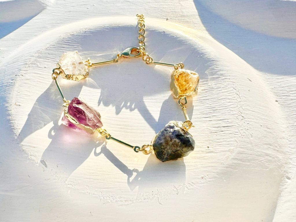 Pulseira Eleva ametista, citrino, cristal e sodalita dourado