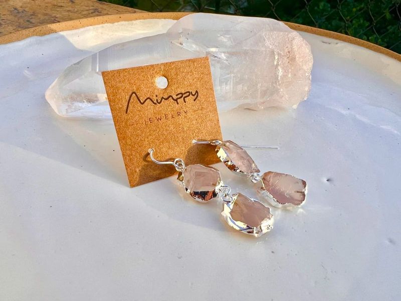 Eleva Silver Rose Quartz Earring