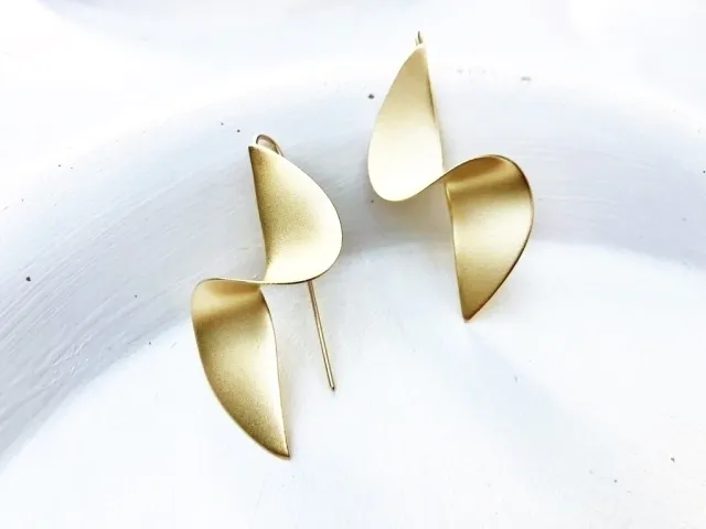 Golden Venus Earring