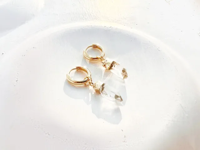 Nya Raw Crystal Gold Hoop