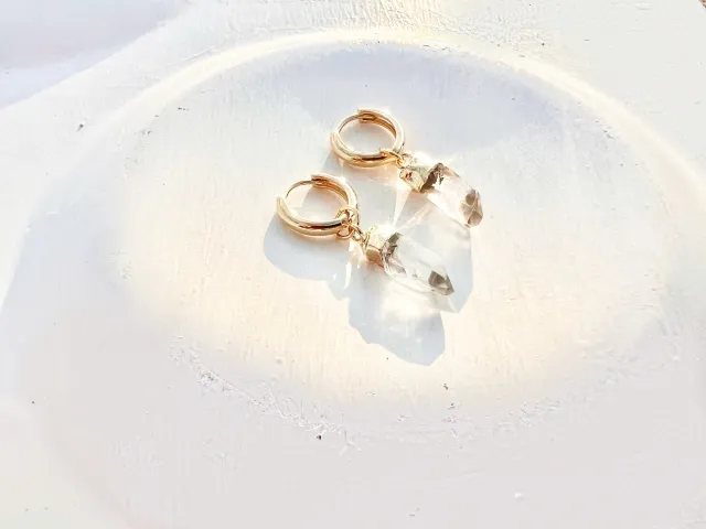 Nya Raw Crystal Gold Hoop