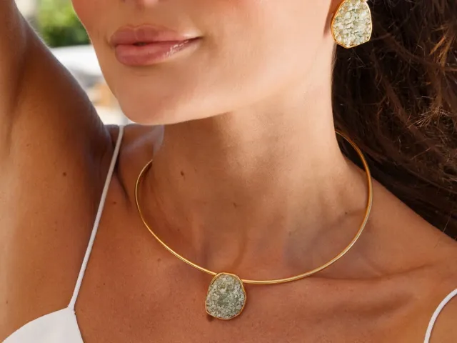 Gargantilha Sienna Quartzo verde dourado