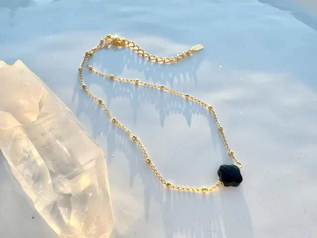 Cassis Golden Onyx Choker