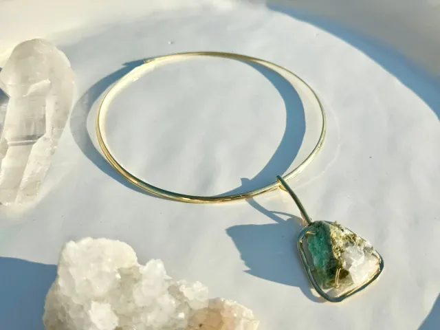 Quantum Emerald Gold Choker