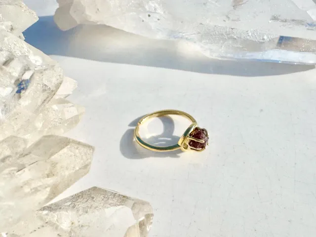Capri Garnet Gold Ring