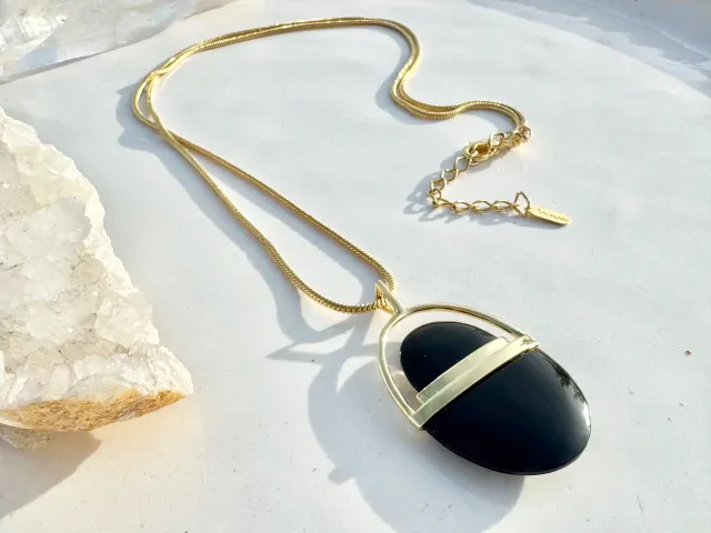 Sun Onyx Gold Necklace
