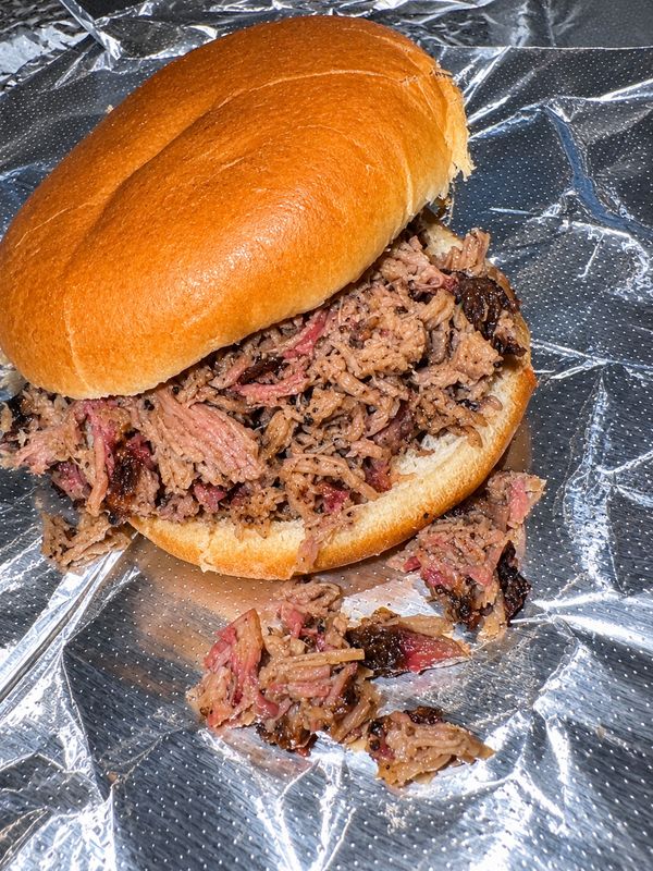 Smoked Pulled Pork Sandwich Plates 10/10/26 Smoked Pulled Pork Sandwich Plates 10/10/26