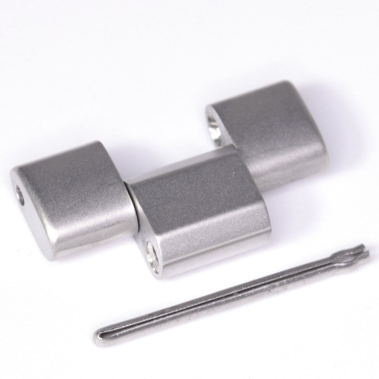Authentic TAG Heuer Classic 2000 WK Series 17mm wide stainless steel watch strap bracelet link with pin – genuine replacement part for TAG Heuer watches