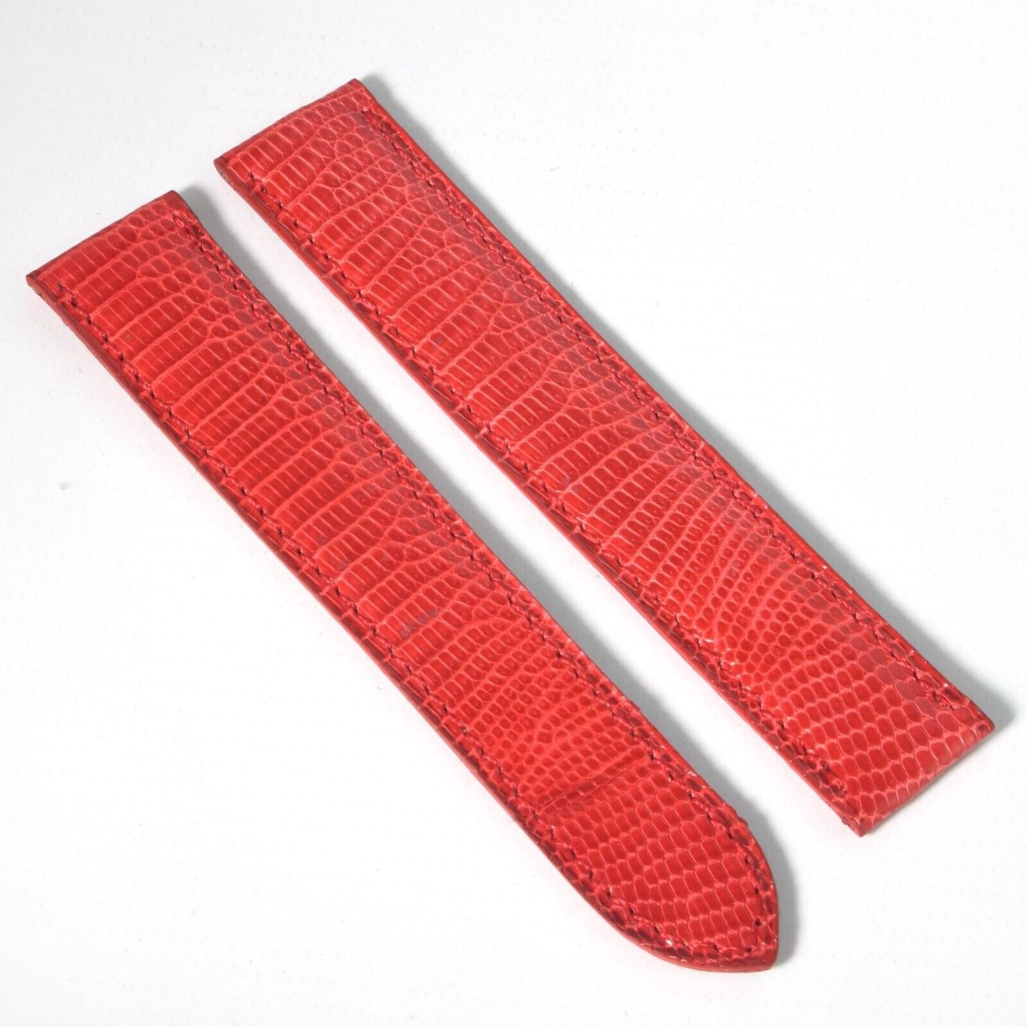 Vintage Cartier red lizard leather watch strap in unused condition with 18mm lug width tapering to 17mm for deployment clasp – authentic replacement strap for Cartier watches