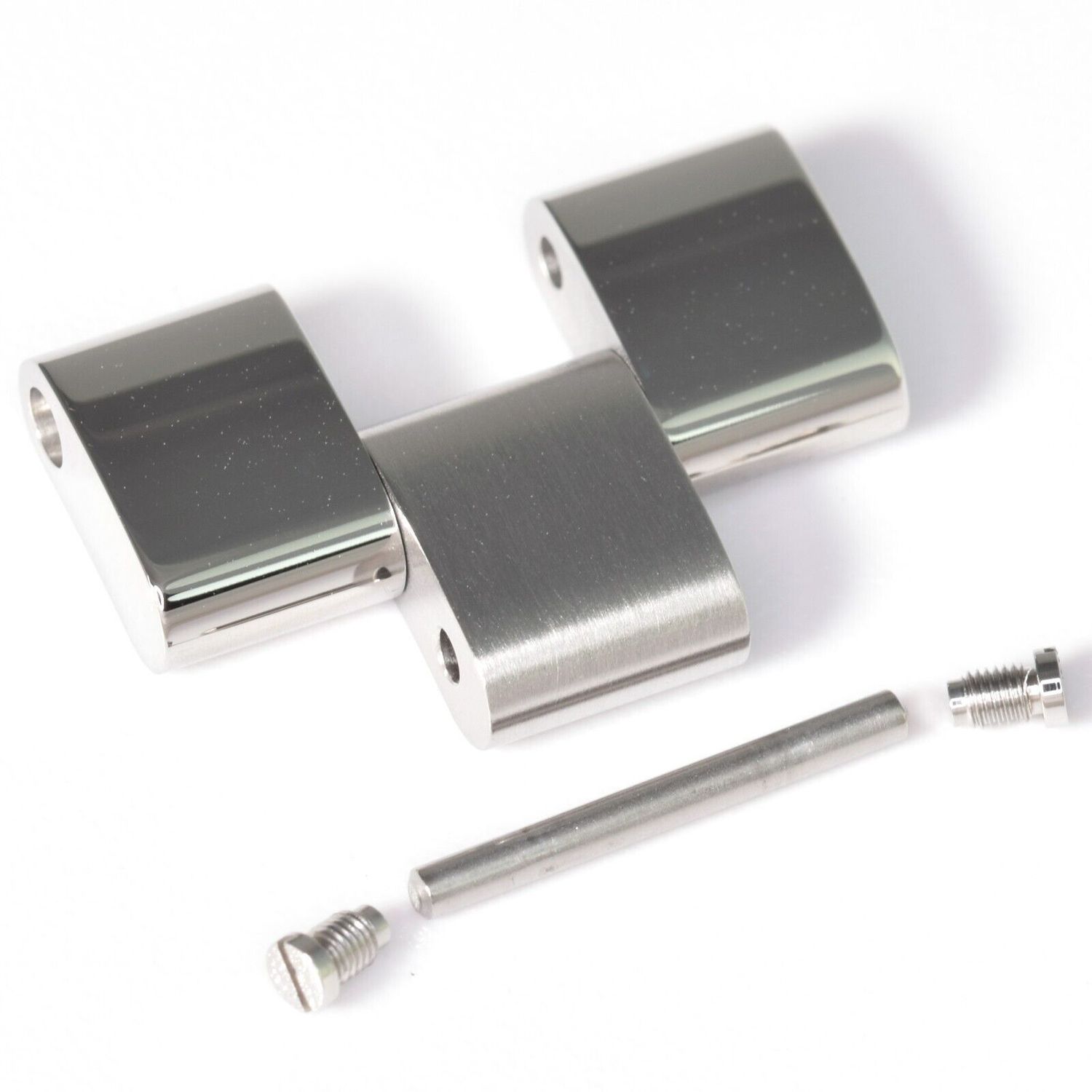Cartier Roadster men&#39;s 18mm wide polished and brushed steel watch strap link with screw set, compatible with models 2510, 2618, and 2722