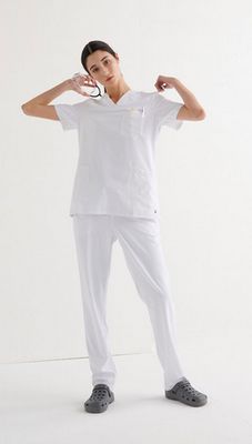 Casaca Sanitaria Cuello V Regular Fit