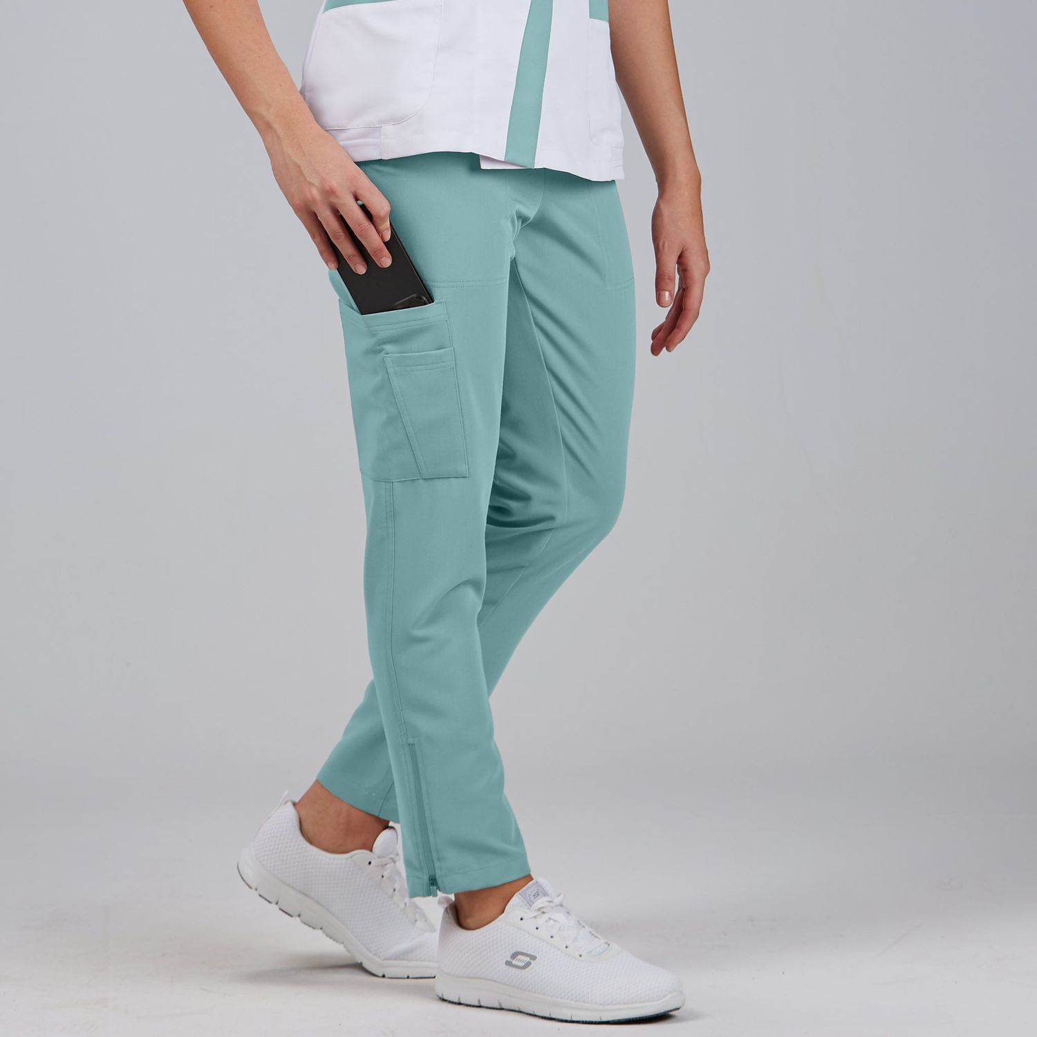 PANTALON MUJER CREMALLERA EN BAJOS