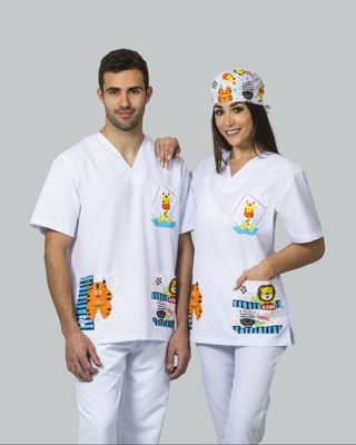 Casaca sanitaria con dibujos animales