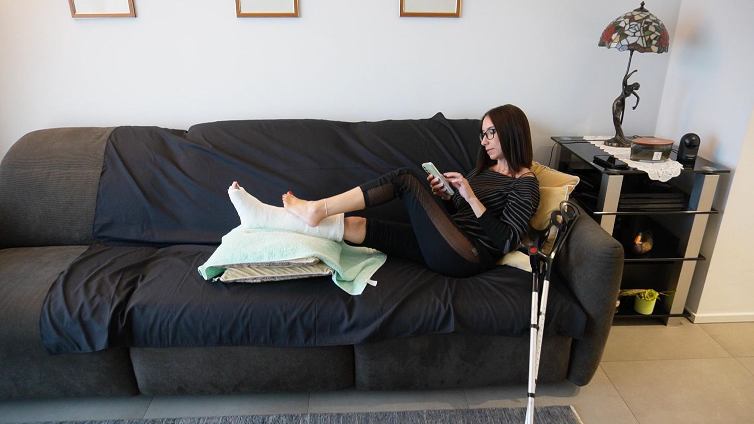 Miss Annika SLC Crutches (indoor scene)