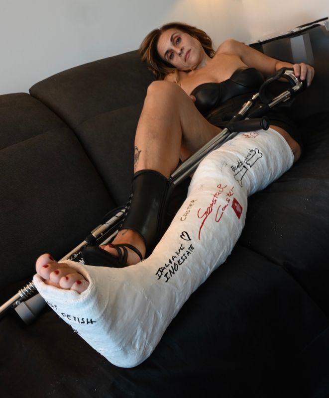 Nadia LLC "Il segreto nel PC" Full Video