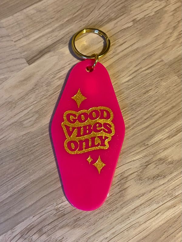 Accessories. Good Vibes Only - Keyring