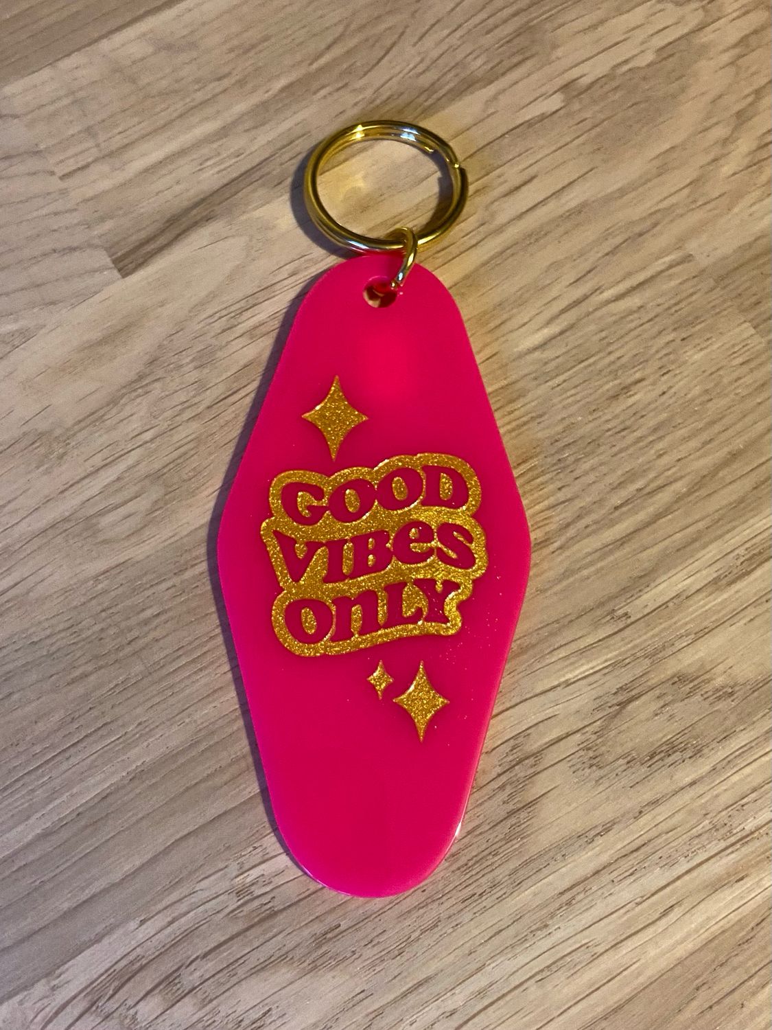 Accessories. Good Vibes Only - Keyring