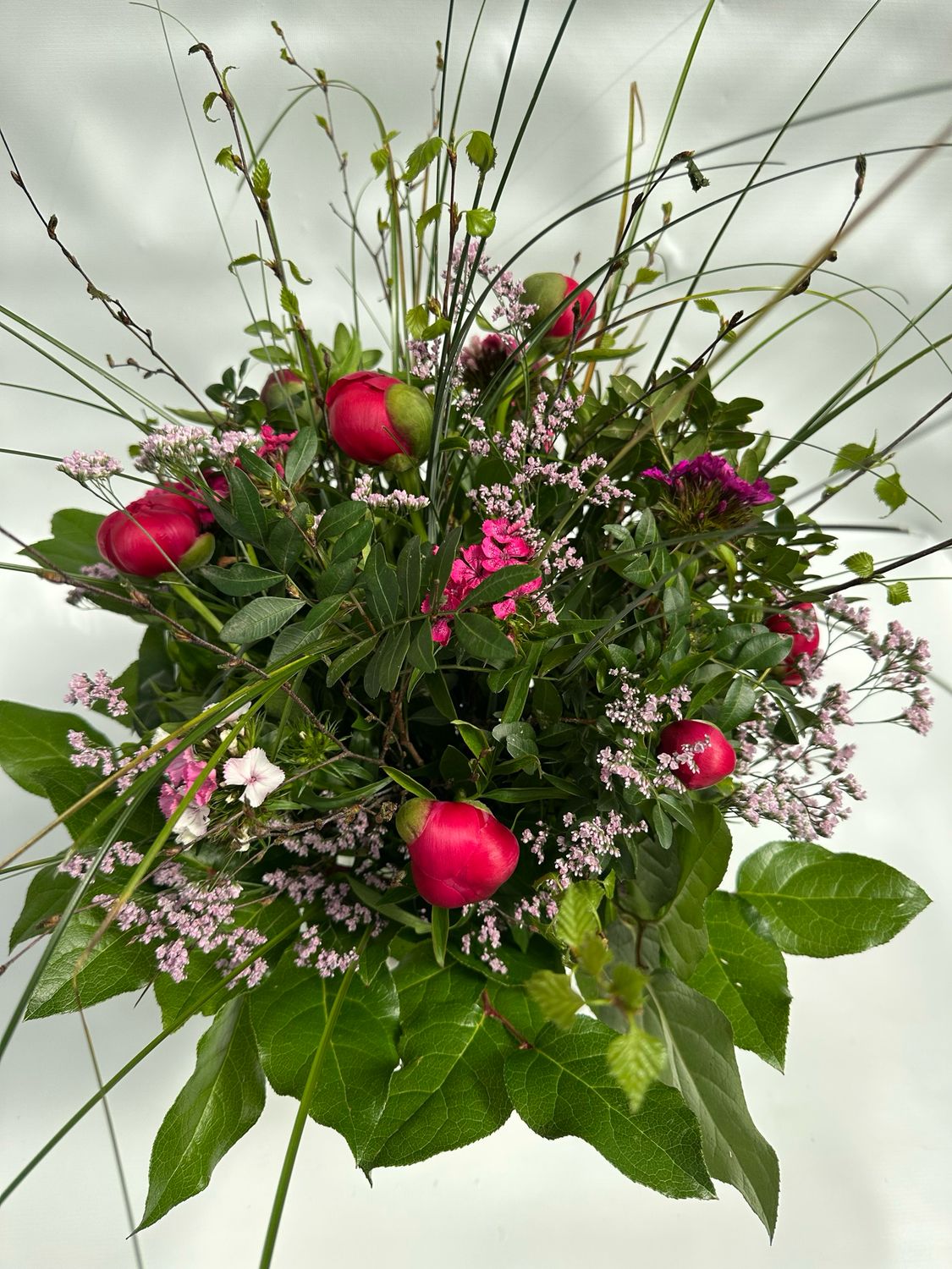 Blumenstrauß der Saison - Farbbereich Kräftig Blumenstrauß der Saison - Farbbereich Kräftig