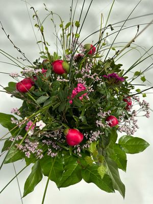 Blumenstrauß der Saison - Farbbereich Kräftig Blumenstrauß der Saison - Farbbereich Kräftig