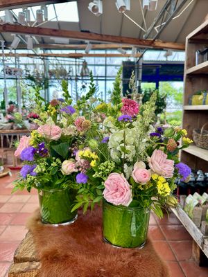 Gesteck der Saison, inklusive Glas