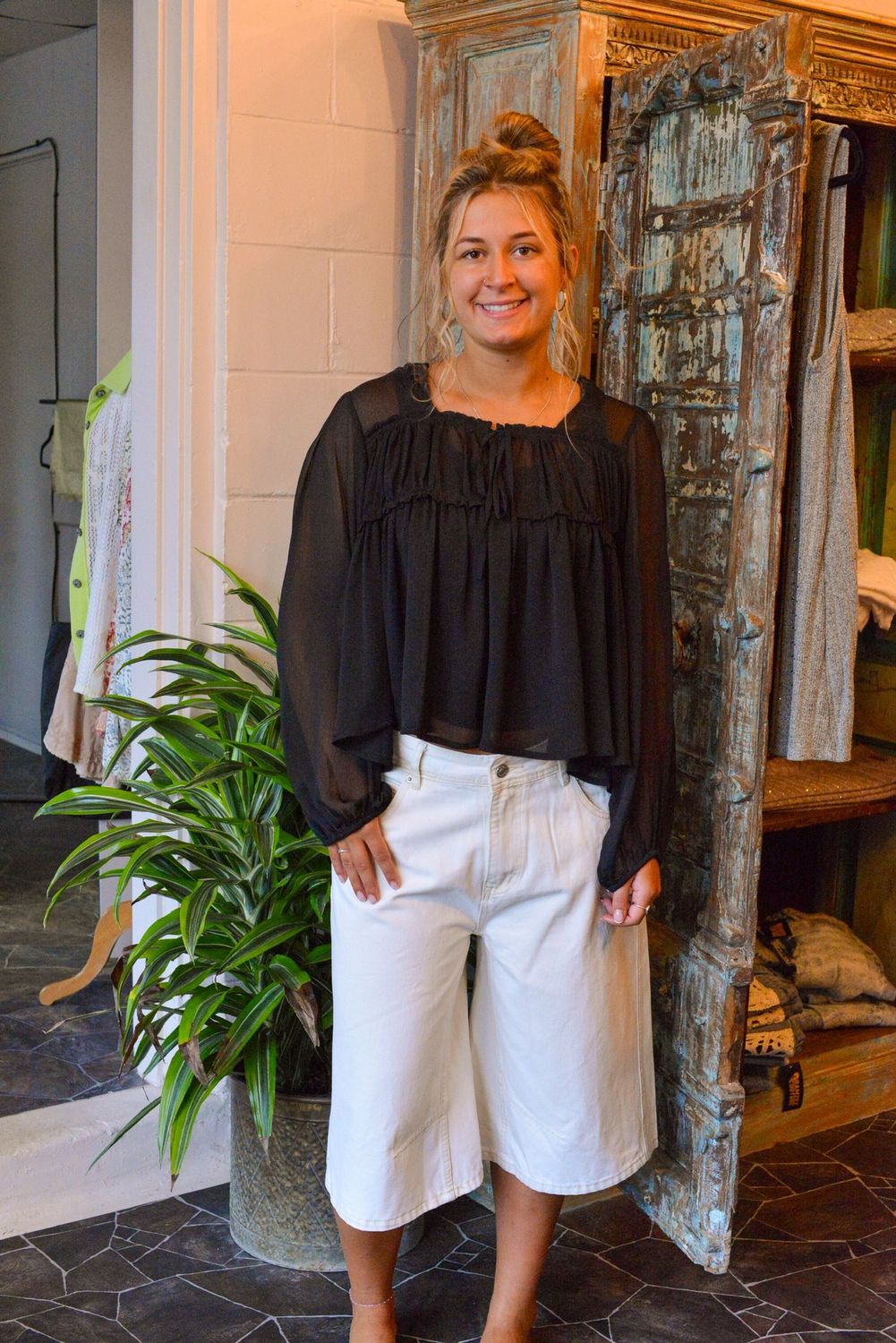 Lose fit flow top
