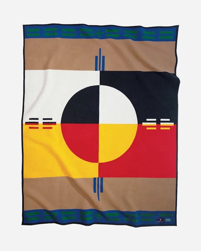 Circle of Life Robe 64x80"