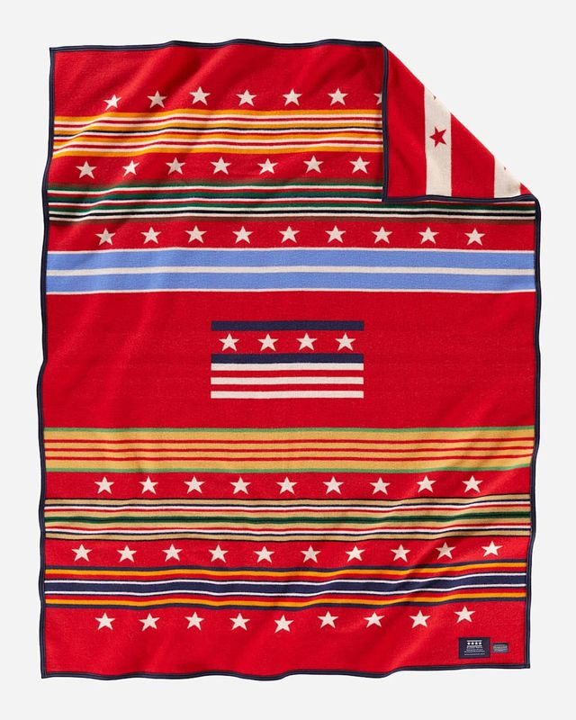 Grateful Nation Robe 64x80