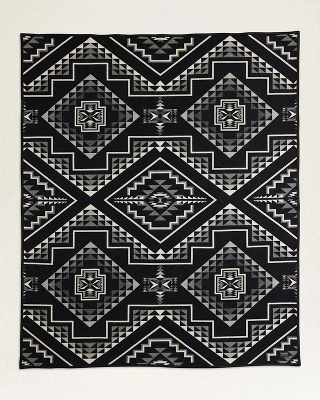 Oxbow Robe