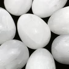 011687 Selenite Egg - appr 2"