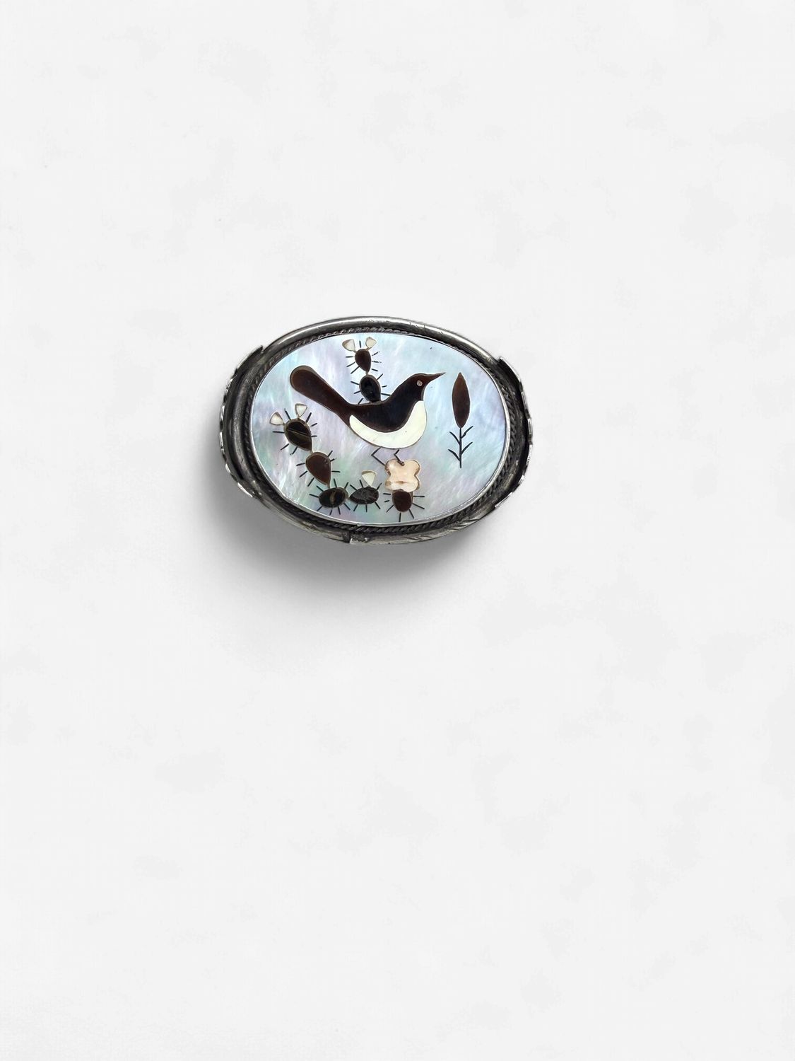 046571 Vintage MOP Inlay Bird Cuff